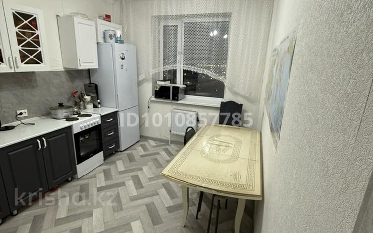 2-бөлмелі пәтер · 67 м² · 12/17 қабат, мкр Юго-Восток, Момышулы, бағасы: 28 млн ₸ в Караганде, Казыбек би р-н — фото 2