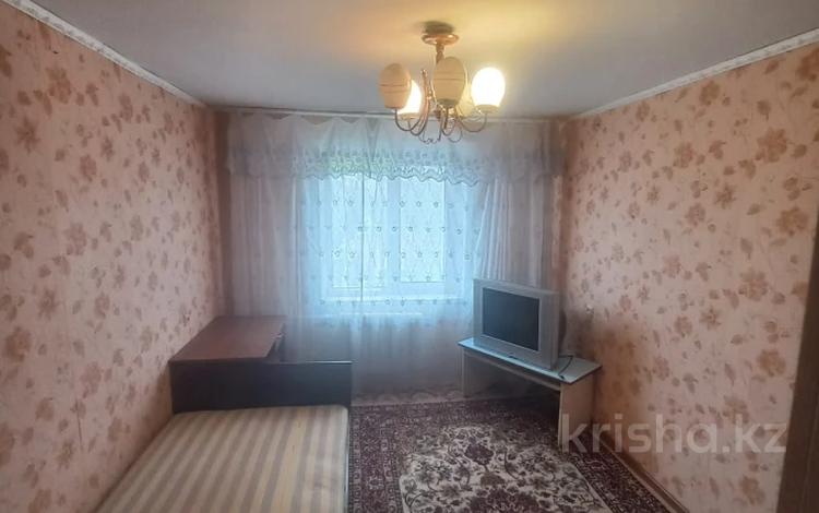3-комнатная квартира · 65 м² · 4/9 этаж, мкр Строитель 34 за 130 000 ₸ в Уральске — фото 2