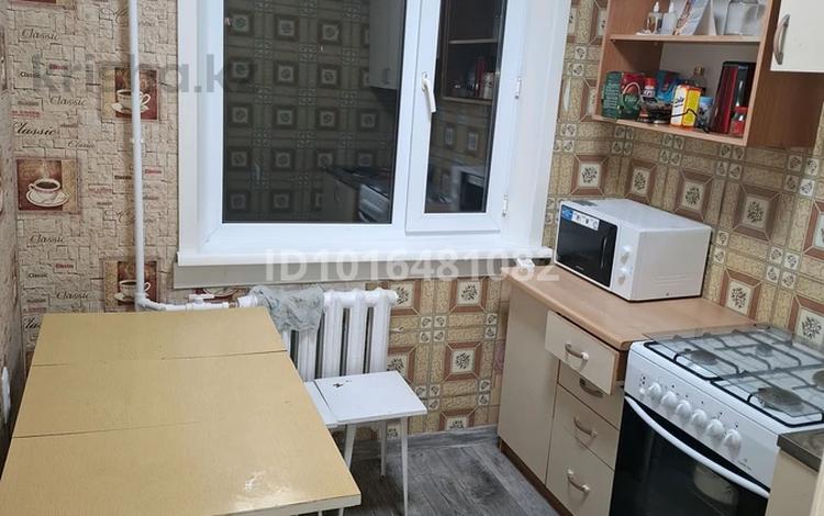 4-комнатная квартира · 64 м² · 4/5 этаж, 2 мкрн 6 за 120 000 ₸ в Абай — фото 2