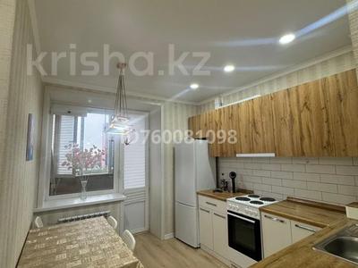 2-комнатная квартира · 56 м² · 9/10 этаж, мкр Юго-Восток, Дюсембекова 53/8 — Теннисный центр , Мечеть , Парк победы , орбита за 15 000 ₸ в Караганде, Казыбек би р-н