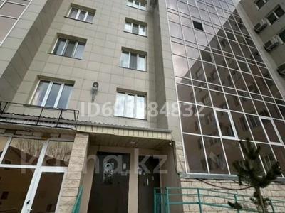 2-комнатная квартира, 78 м², 2/7 этаж, мкр Юго-Восток, пр.Республики 42 — Парка победы за 35.5 млн 〒 в Караганде, Казыбек би р-н