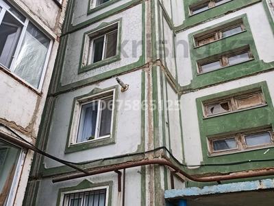 2-комнатная квартира, 54 м², 3/5 этаж, Старый город, Комсомольская 1 за 10.5 млн 〒 в Актобе, Старый город