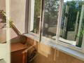 2-бөлмелі пәтер · 50 м² · 4/9 қабат, Строитель ш/а. 29, бағасы: 22 млн ₸ в Уральске, мкр Строитель — фото 4