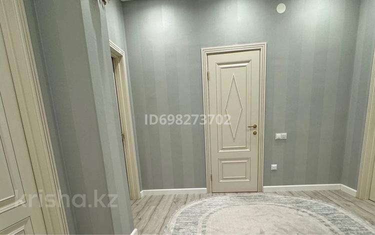 3-бөлмелі пәтер, 100.4 м², 3/9 қабат, мкр Нурсая-3, Абулхаир хана 70 — Сұлтан Палас мейрамхана, Нұрсая ХҚО (ЦОН), Нью Сити маңы, бағасы: ~ 50 млн 〒 в Атырау, мкр Нурсая-3 — фото 2