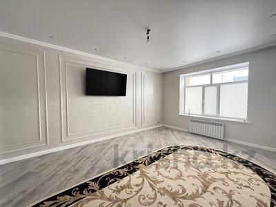 3-бөлмелі пәтер · 102 м² · 1/5 қабат, Кайнар 5, бағасы: 46 млн ₸ в Уральске