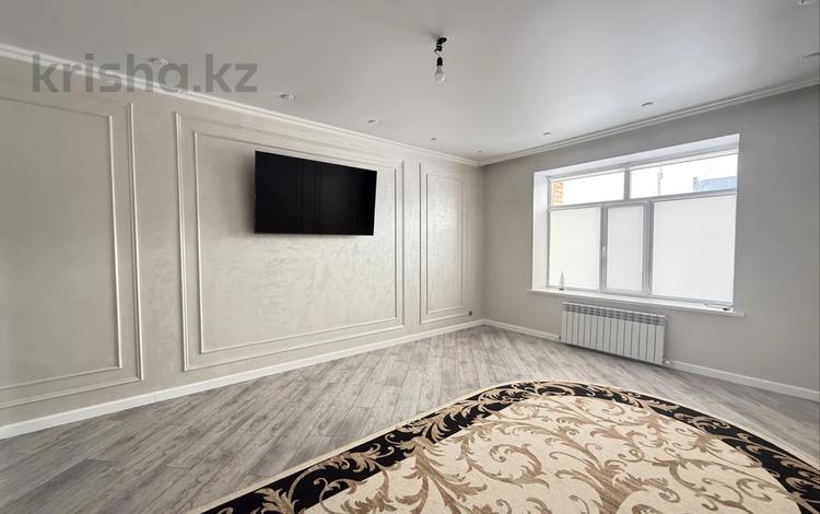 3-комнатная квартира · 102 м² · 1/5 этаж, Кайнар 5 за 46 млн ₸ в Уральске — фото 2