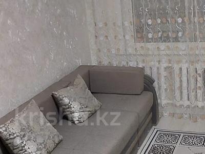 2-бөлмелі пәтер · 43 м² · 2/5 қабат, Молодежная 53, бағасы: 8 млн ₸ в Шахтинске
