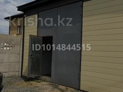 Магазины и бутики, склады, азс, автосервисы и автомойки · 80 м² за 200 000 ₸ в Павлодаре