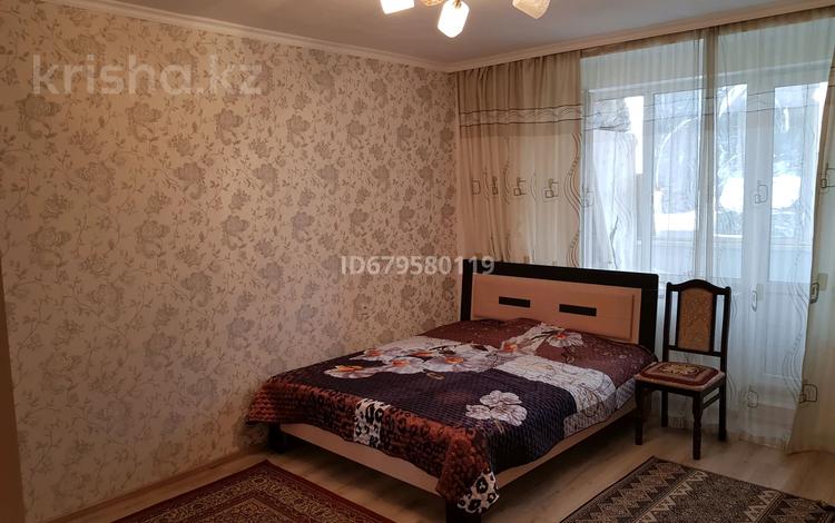 2-комнатная квартира, 55 м², 3/9 этаж, 10 мкр 21 за ~ 16.4 млн 〒 в Аксае — фото 9