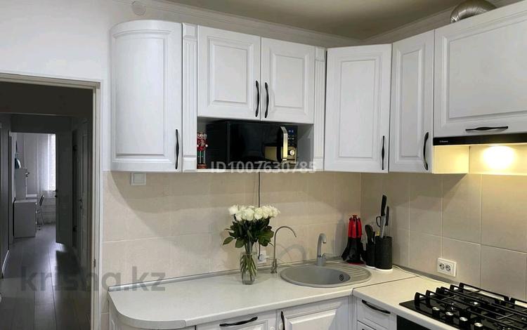 4-комнатная квартира · 80 м² · 2/5 этаж, 4 микр за ~ 30.9 млн ₸ в Аксае — фото 2