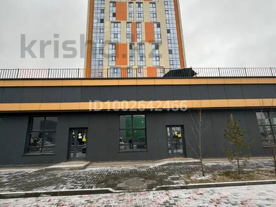 Свободное назначение, офисы, магазины и бутики, общепит, бани, гостиницы и зоны отдыха, фитнес и спорт, медцентры и аптеки, образование, развлечения, конференц-залы, кабинеты и рабочие места, студии · 380 м² за ~ 2.4 млн ₸ в Астане, Нура р-н