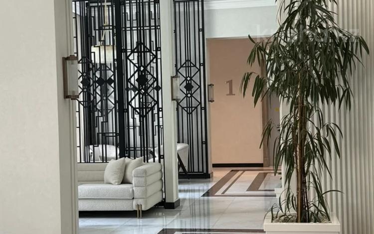 2-комнатная квартира · 88 м² · 3/9 этаж, Аль-Фараби 69д за 151 млн ₸ в Алматы, Бостандыкский р-н — фото 2