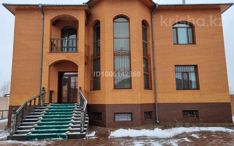 Жеке үй · 9 бөлме · 500 м² · 10 сот., мкр Михайловка , Ботанический, бағасы: 350 млн ₸ в Караганде, Казыбек би р-н — фото 2