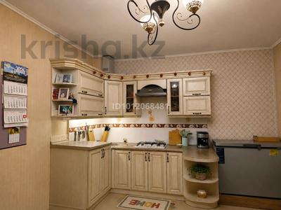 Отдельный дом · 4 комнаты · 260 м² · 12 сот., мкр Уркер, Оспан батыр 21 — Доспанбет жырау за 45 млн ₸ в Астане, Нура р-н