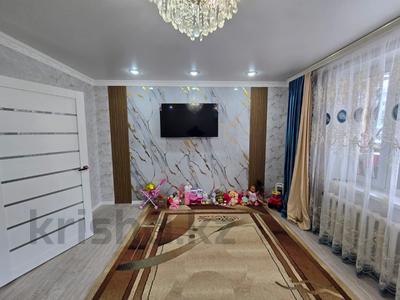 2-комнатная квартира · 73 м² · 1/5 этаж, Жукова 34 за 23.5 млн 〒 в Петропавловске