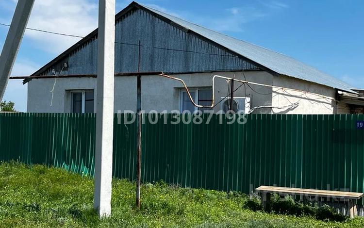 Отдельный дом · 3 комнаты · 68.1 м² · 13 сот., Луговая 19 — - за 11 млн ₸ в Макарово — фото 2