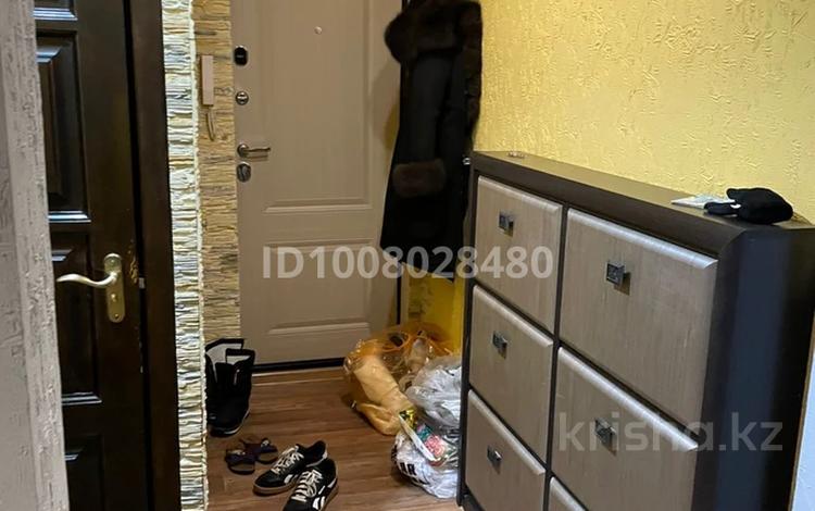 2-бөлмелі пәтер · 48 м² · 3/5 қабат, Абая 10 — Школы гимназии 38, бағасы: 26 млн ₸ в  — фото 2
