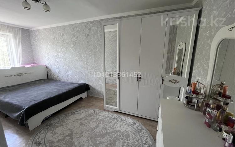 3-бөлмелі пәтер · 62 м² · 3/5 қабат, 16-шағынаудан 25 — Парк,реал, бағасы: 18 млн ₸ в Караганде, Алихана Бокейханова р-н — фото 2