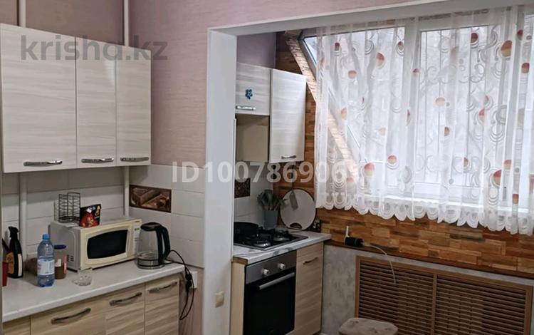 3-комнатная квартира · 65 м² · 2/9 этаж, мкр Тастак-2, Брусиловского 21 — Брусиловского угол Толе би за 350 000 〒 в Алматы, Алмалинский р-н — фото 2