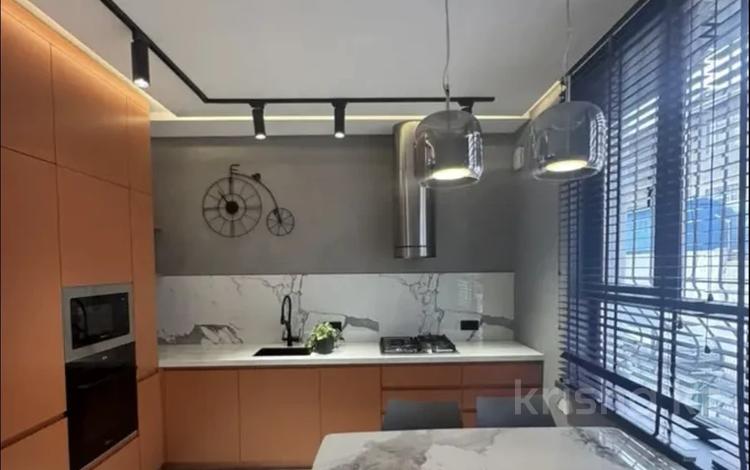 4-комнатная квартира · 185 м² · 3/3 этаж, Салыкова за 1.5 млн ₸ в Алматы, Бостандыкский р-н — фото 2