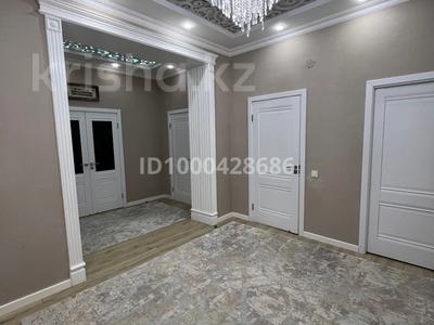 Продажа квартир в Мангистауской обл.: 4-комнатная квартира · 150 м² · 7/7 этаж, 27-й мкр 93 за 53.5 млн 〒 4-комнатная квартира · 150 м² · 7/7 этаж, 27-й мкр 93 за 53.5 млн 〒 в Актау