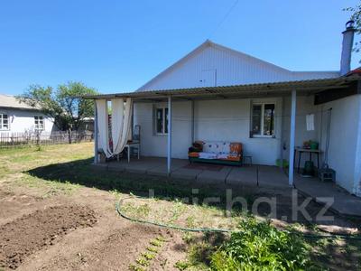 Отдельный дом · 5 комнат · 100 м² · 10 сот., Молодежная 36 за 22 млн 〒 в 