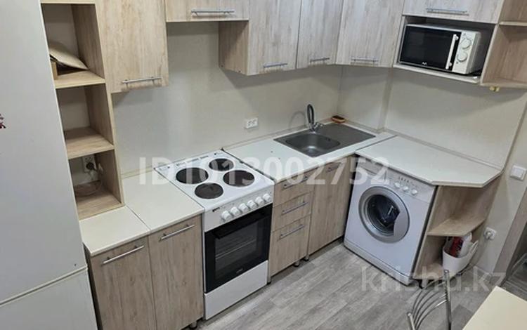 3-комнатная квартира · 67 м² · 3/10 этаж, Шакарима 14 за 270 000 ₸ в Семее — фото 2