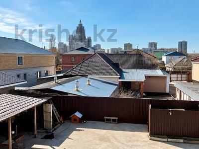 Отдельный дом · 4 комнаты · 180 м² · 6 сот., мкр Шубар за 97 млн ₸ в Астане, Есильский р-н
