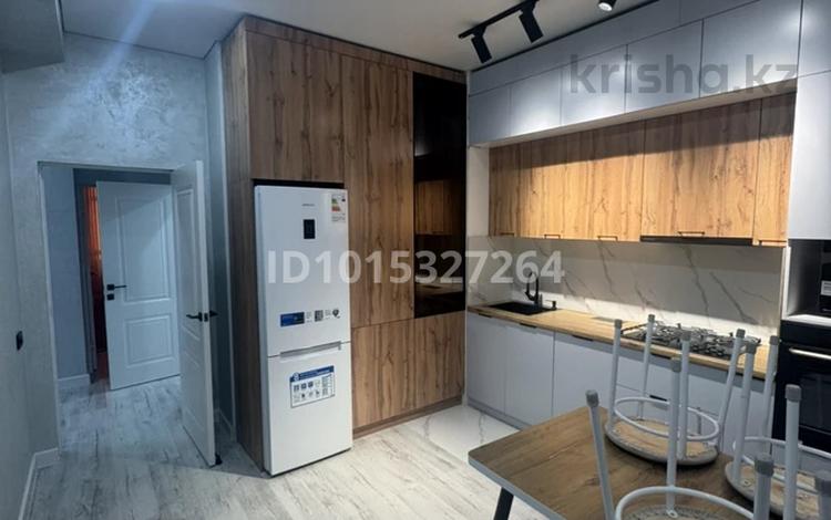 2-бөлмелі пәтер · 72 м² · 4/5 қабат, Самал ш/а., Абіш Кекілбайұлы 60А, бағасы: 28 млн ₸ в Атырау, мкр Самал — фото 2
