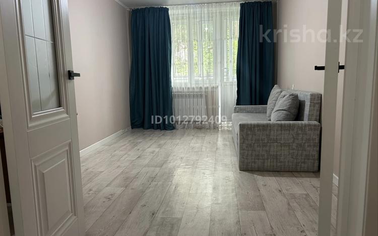 1-комнатная квартира · 38 м² · 3/4 этаж, мкр №10 7/2 за 13 000 ₸ в Алматы, Ауэзовский р-н — фото 2