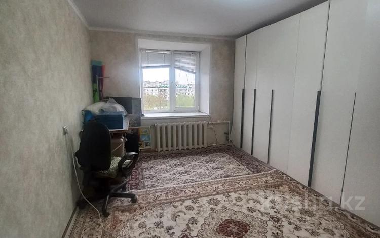 2-комнатная квартира · 52.9 м² · 6/6 этаж, Актобе, улица Братьев Жубановых за 13.5 млн ₸ — фото 2