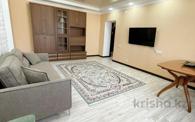 1-комнатная квартира · 68.8 м² · 7/9 этаж, мкр Нурсая, Таумуш Жумагалиев 15 за 250 000 ₸ в Атырау — фото 2