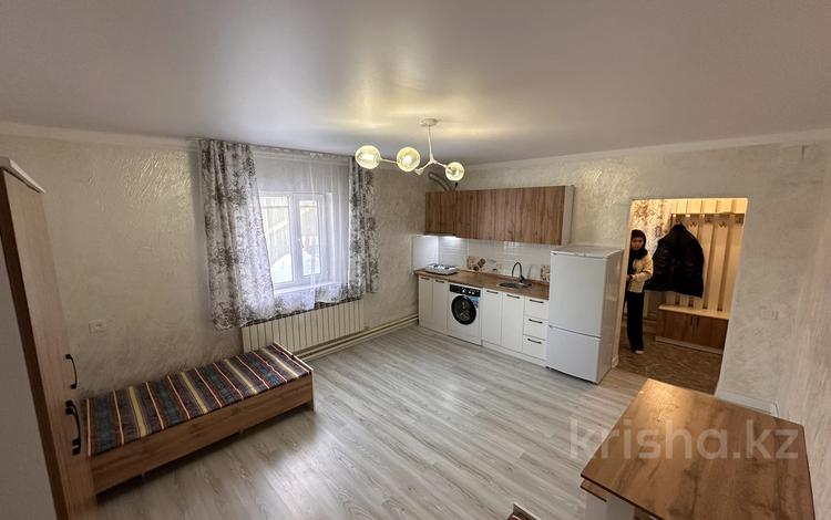 1-комнатная квартира, 35 м², 1/2 этаж помесячно, Бейсембаева 56а