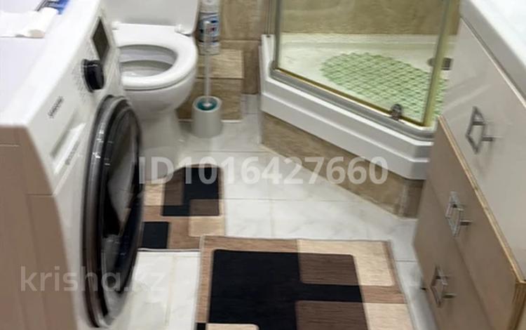 1-комнатная квартира · 53 м² · 4/7 этаж, мкр. Алтын орда, Санкибай батыра 28В за 170 000 ₸ в Актобе — фото 2