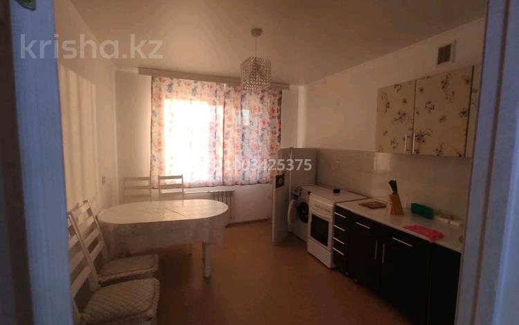 2-комнатная квартира · 62 м², 10 мкр — В районе 17 квартала за 26 000 ₸ в Балхаше — фото 2