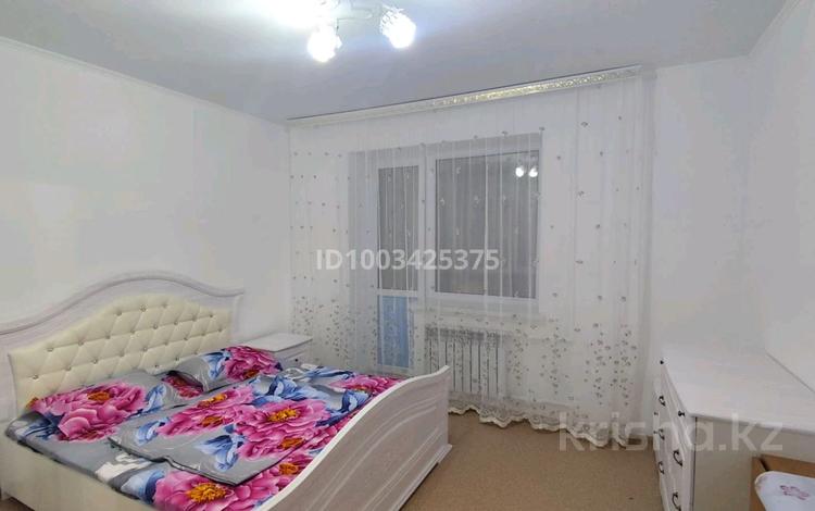 2-бөлмелі пәтер · 62 м², 10 мкр — В районе 17 квартала, бағасы: 30 000 ₸ в Балхаше — фото 5