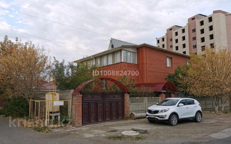 Отдельный дом · 8 комнат · 450 м², Жарбосынова 108/1 — Комплекс Infinity за 800 000 〒 в Атырау — фото 3