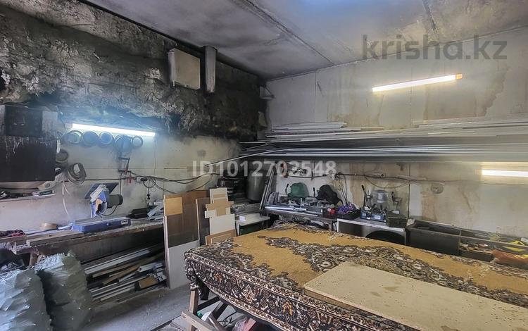 Гараж · 40 м² · Пушкина 18 — 1 парк автобусный за 8 млн ₸ в Астане, Алматы р-н — фото 2