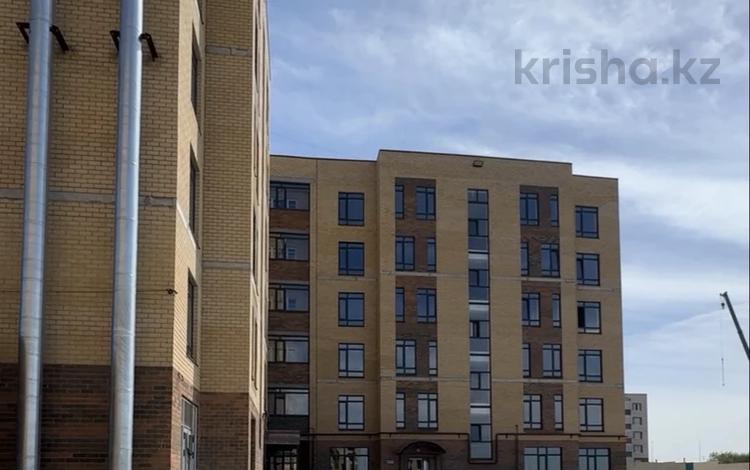2-бөлмелі пәтер · 70.5 м² · 3/9 қабат, Алтын орда ш/а. 13н/1, бағасы: 21.5 млн ₸ в Актобе, мкр. Алтын орда — фото 2