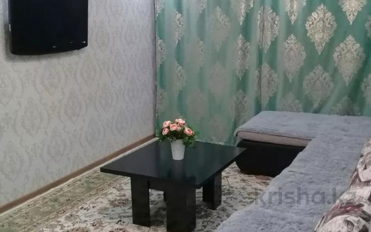 2-комнатная квартира, 47 м², 3/5 этаж посуточно, Жансугурова 73 за 15 000 〒 в Талдыкоргане — фото 2