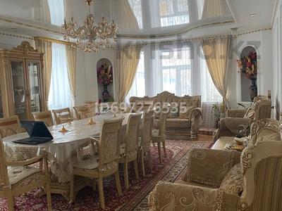 6-бөлмелі пәтер · 220 м² · 1/2 қабат, Кошанбаева 103А — Веденеева, бағасы: 42 млн ₸ в 