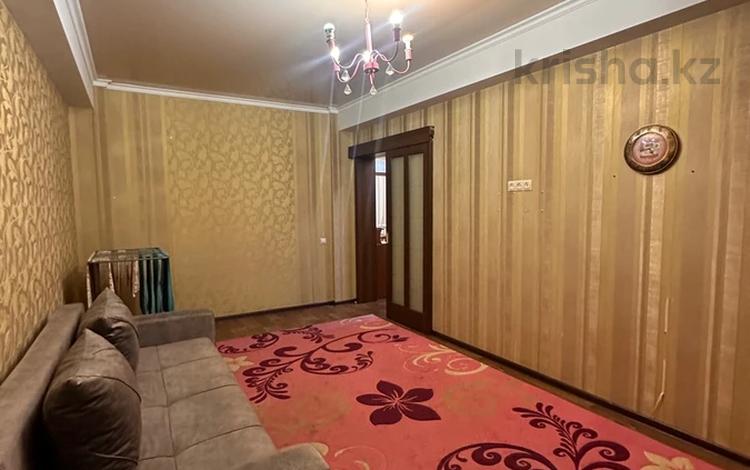 3-комнатная квартира · 80 м² · 2/3 этаж, мкр Новый Город, Абая 36 за 250 000 ₸ в Караганде, Казыбек би р-н — фото 17