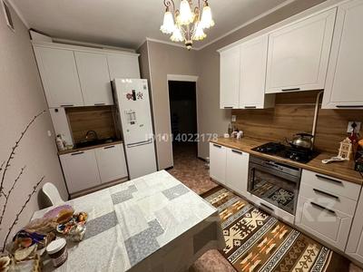 3-комнатная квартира · 82 м² · 4/5 этаж, Дружбы народов (на против 5го мкр.) за 250 000 ₸ в Аксае