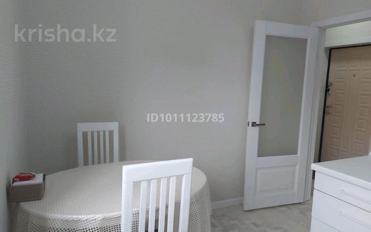 1-бөлмелі пәтер · 39 м² · 2/5 қабат, мкр Юго-Восток, мкр Юго-Восток, мкр Степной 1 49/10 — мкр отау 1 возле автостанции, бағасы: 25 млн ₸ в Караганде, Казыбек би р-н — фото 2