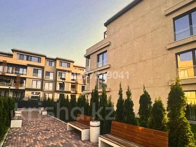 4-комнатная квартира · 220 м² · 3/3 этаж, Кажымукана 109 за 260 млн 〒 в Алматы, Медеуский р-н