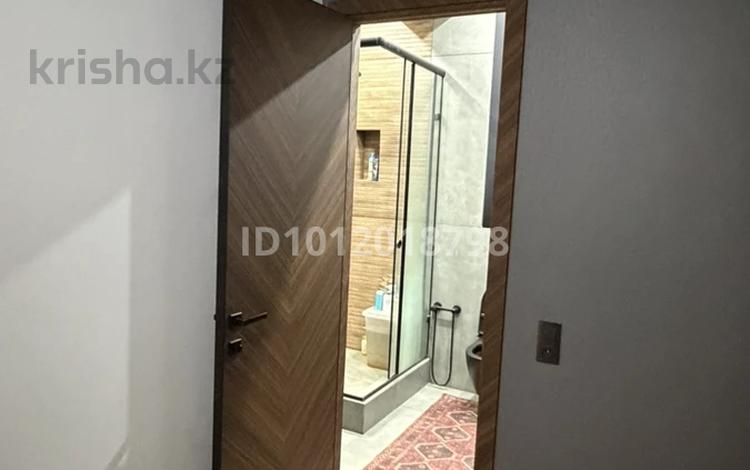 3-бөлмелі пәтер · 80 м² · 10/10 қабат, мкр. 18А 5, бағасы: 43 млн ₸ в Актау, 18-й мкр  — фото 2