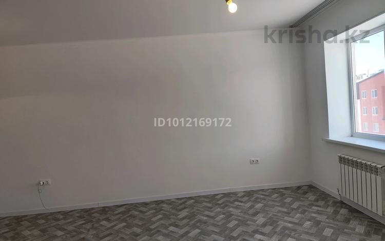 1-комнатная квартира · 28 м² · 3/3 этаж, мкр Уркер, Е-601 — 69 школа за 10.5 млн ₸ в Астане, Нура р-н — фото 2
