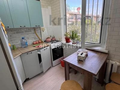 2-бөлмелі пәтер · 45.2 м² · 4/5 қабат, Строитель ш/а., Циолковский 37/2, бағасы: 14 млн ₸ в Уральске, мкр Строитель