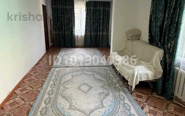 Отдельный дом · 3 комнаты · 90 м² · 5.24 сот., мкр Акбулак, Баттолова 15 за 55 млн ₸ в Алматы, Алатауский р-н — фото 2