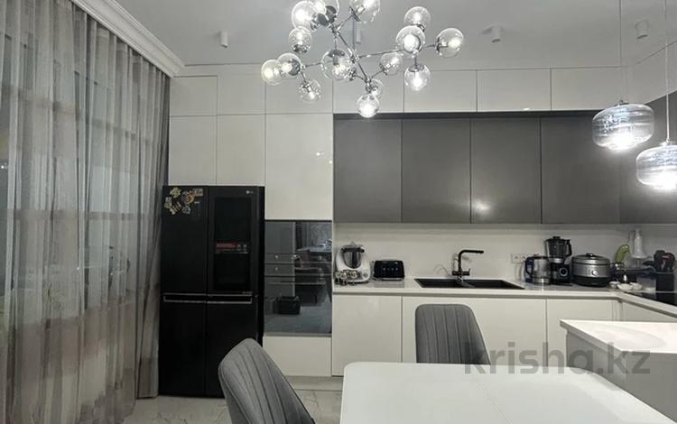 4-комнатная квартира · 130 м² · 4/10 этаж, Мухамедханова 4а за 160 млн ₸ в Астане, Нура р-н — фото 6